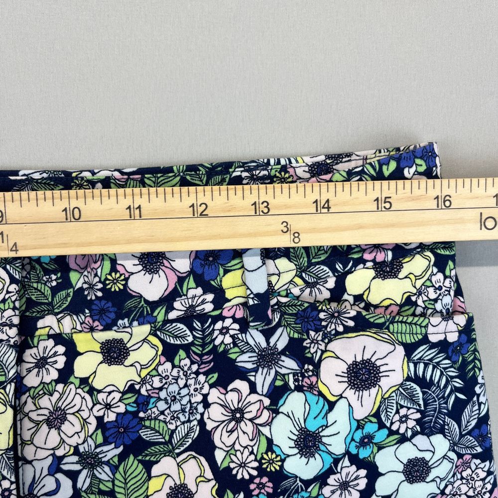 Talbots Perfect Short Women's 6 Navy Floral Print Bermuda Shorts Cotton Stretch - Picture 5 of 7